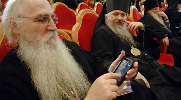 New Orthodox messenger app allows priests to take prayer requests, collect donations