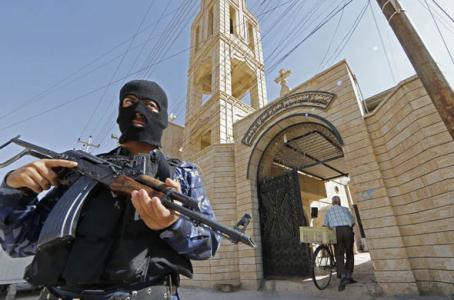 Iraqi Muslims repair Christian church