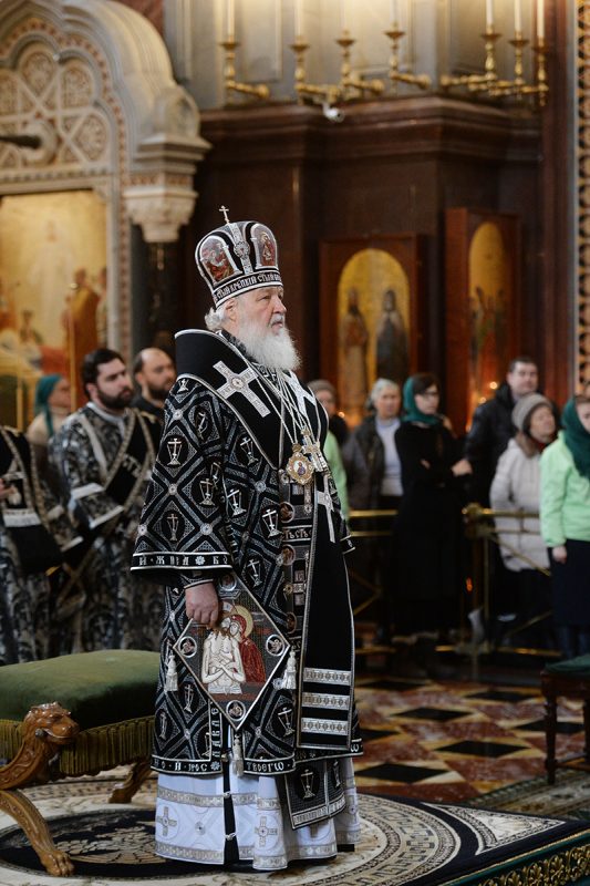 On the 100th anniversary of the emperor’s abdication the patriarch prays for victims of the revolution and civil war