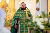 Rector of a Moscow church awakenes conscience in prostitutes who threatenes him