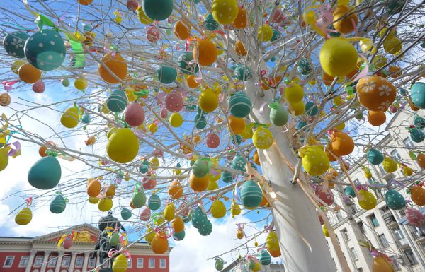 Muscovites will taste a 1.5 ton Easter cake at the Cathedral of Christ the Savior