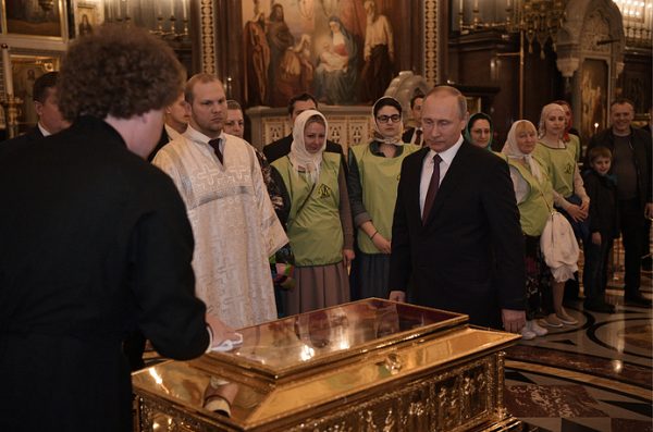 Putin venerates St Nicholas’s relics in Cathedral of the Savior