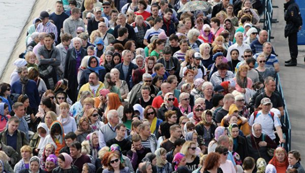 In Moscow, 1 million people visit relics of popular saint