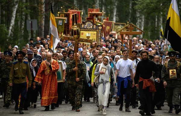 Myriad of pilgrims hold procession in honor of last Russian tsar’s murdered family