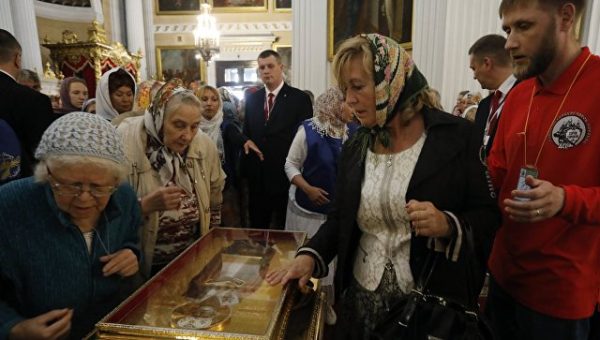 A total of 182,000 believers go on pilgrimage to Nicholas the Wonderworker’s relics in St. Pete over past week