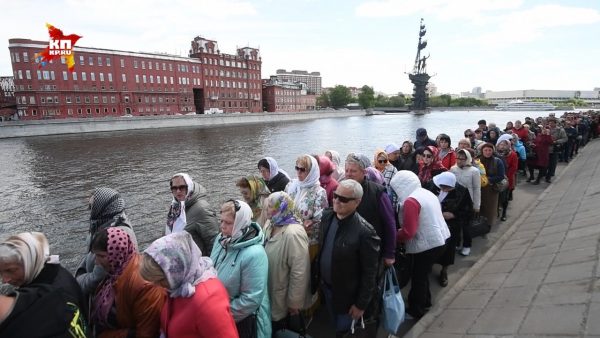 One and a half million people go on pilgrimage to Nicholas the Wonderworker’s relics in Moscow