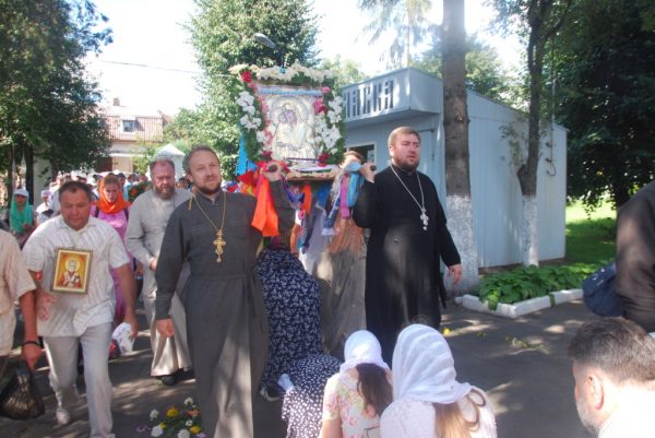 International procession with the cross arrived in Lutsk, Ukraine