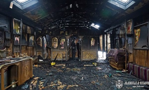 Radicals in Lvov Set Fire to a Church of the Ukrainian Orthodox Church