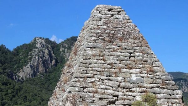 Shrine in Turkey Uncovered as Tomb of Ancient Greek Boxer