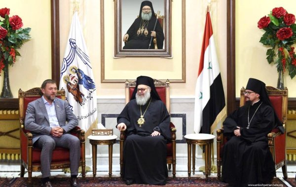 Primate of the Orthodox Church of Antioch Receives a Delegation from Russia