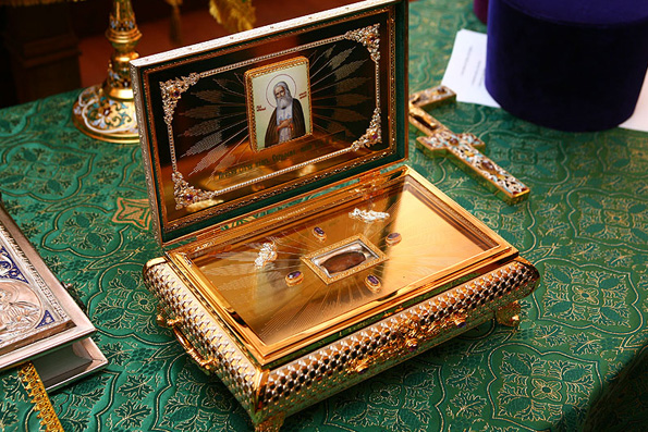The Holy Relics of St. Seraphim of Sarov are Brought to Oxford