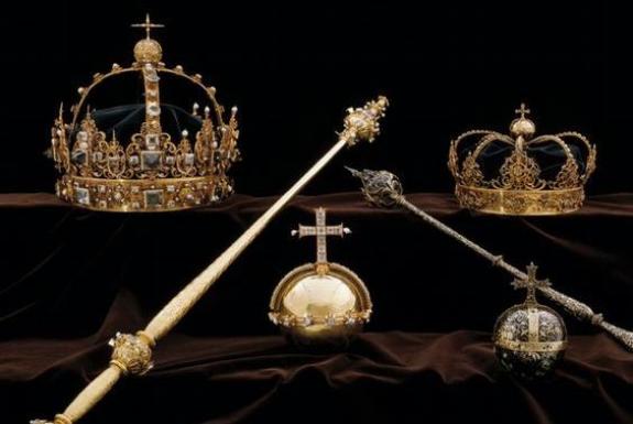 Swedish Royal Family’s Crown Jewels Stolen