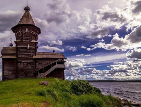 Karelia Church of the 18th Century Burns Down