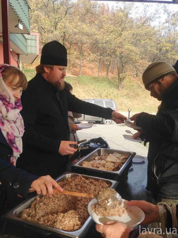 Kiev Caves Lavra holds 50th Charitable Lunch for the Poor