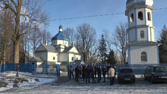 Supporters of Constantinople-Recognized Church Structure Capture Churches of Ukrainian Orthodox Church