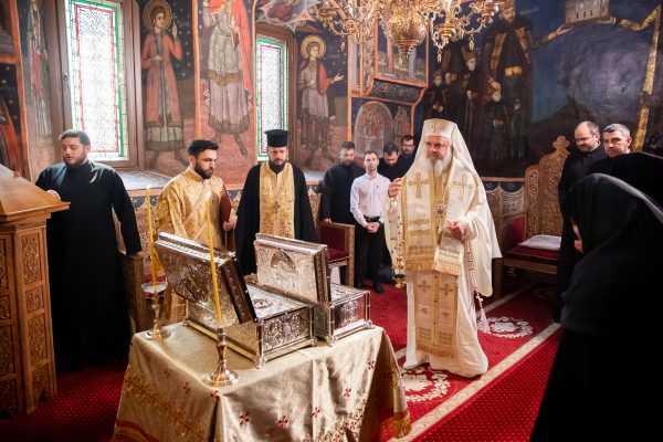 Patriarch Daniel of Romania Blesses New Reliquaries for Suzana Monastery