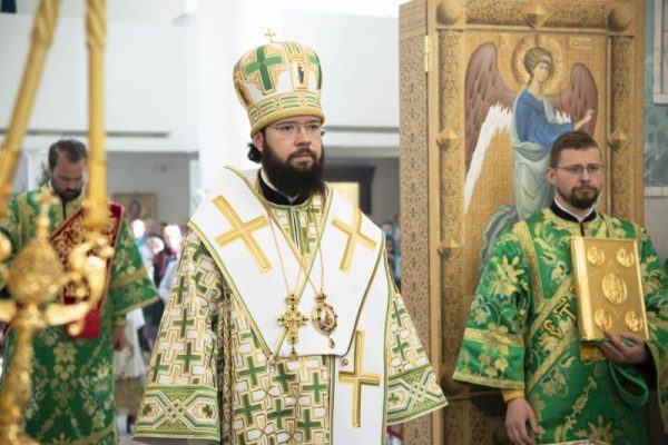 Patriarchal Exarch of Western Europe Presides over Celebration at the Trinity Cathedral in Paris on Pentecost