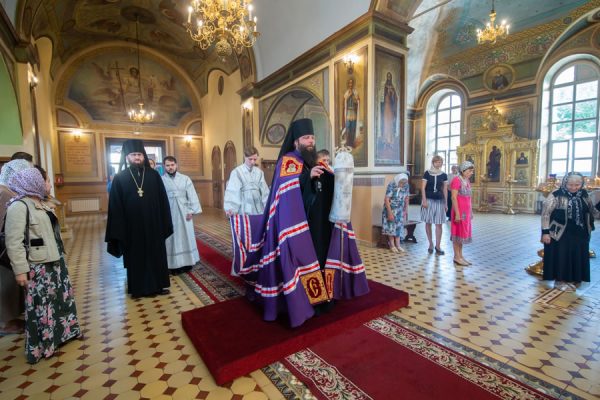 “I Will Never Forget this Service”: Bishop Nicholas of Manhattan participates in a Baptismal Liturgy at Saratov’s Pokrov Cathedral