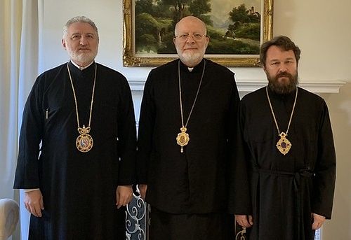 Metropolitan Hilarion Meets with Constantinople Representative in U.S