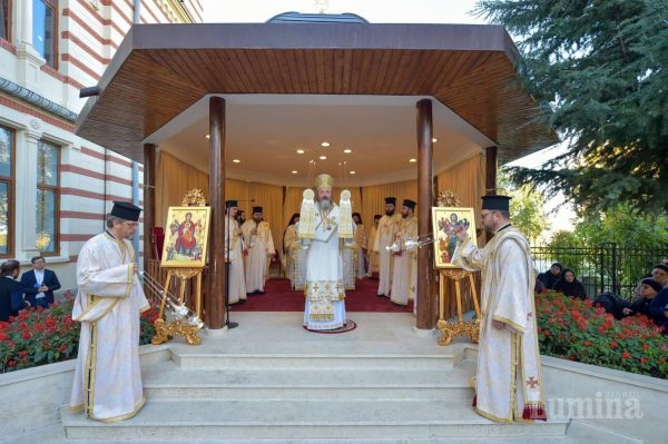 Bishop Ieronim of Sinaia Delivers a Sermon on St. Nectarios of Aegina at Radu Voda Monastery in Bucharest