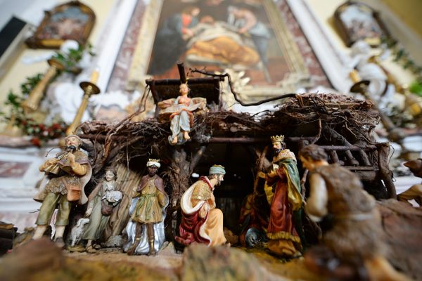 Atheist Group Bullies School Into Dropping Nativity Scene From 3rd Grade Christmas Special