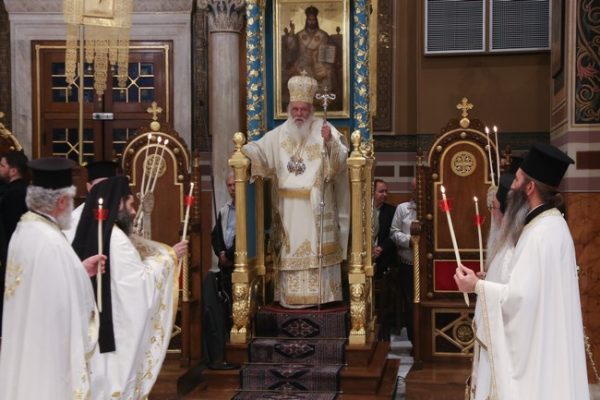 Resurrection Celebrated in Churches of Greece in Presence of Faithful after 40 Days