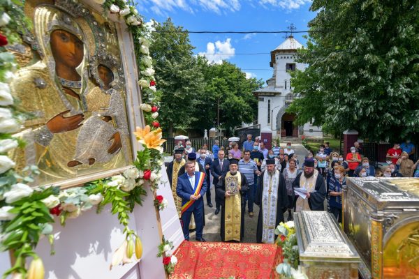 Blessed Relics of St Gregory the Teacher Carried in Procession for First Time in History