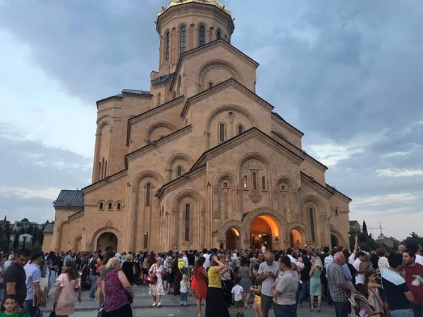 Patriarch Ilia Becomes Godfather to 700+ Children in 63rd Mass Baptism