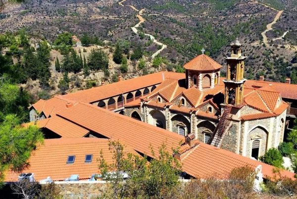 Movie-Documentary: Holy Royal and Stavropegic Monastery of Machairas “Journey to Heaven”