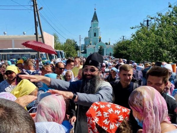 2,000 Believers Join Traditional Dormition Cross Procession in Ukraine