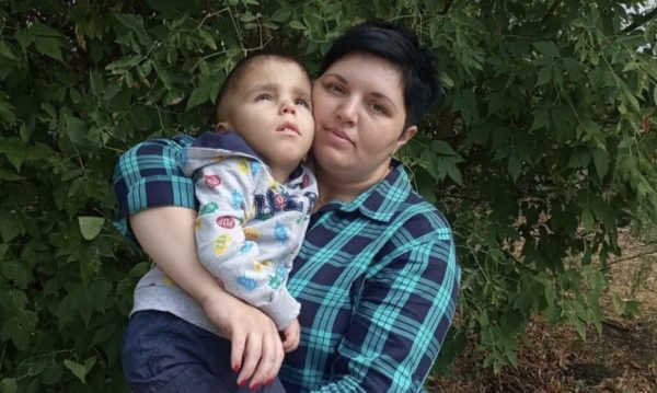 In Volgograd, a single mother got evicted from her apartment because of a loan for her son’s treatment. The whole city came to her defense