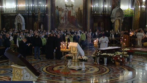 Thousands Gather to Bid Farewell to Fr. Dimitry Smirnov