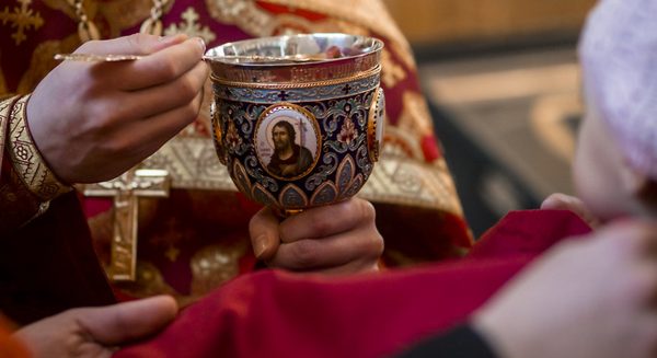 Patriarch Kirill: We In No Way Question the Healing Power of the Holy Mysteries of Christ!