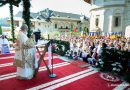 Patriarch Daniel to pilgrims at Putna: Believers feel the maternal love of the Theotokos. She is an intercessor for the whole world