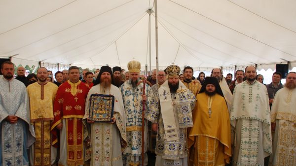 Bishop Nicholas of Manhattan visits a Romanian Orthodox Monastery in NYS with the Kursk-Root Icon of the Mother of God