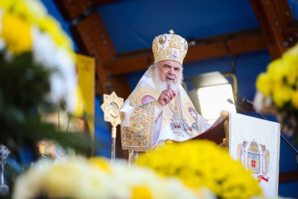 Patriarch Daniel urges responsible freedom during pandemic: The greatest gifts are health and salvation