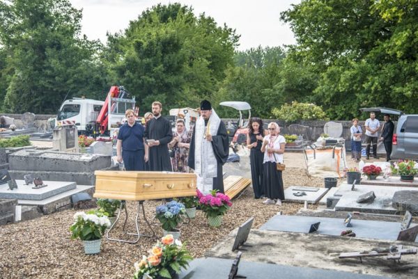 The remains of Archbishop Feofan (Bystrov) are moved to the city on the Neva River