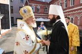 Metropolitan Anthony of Volokolamsk heads liturgy at Moscow representation of the Greek Orthodox Church of Antioch