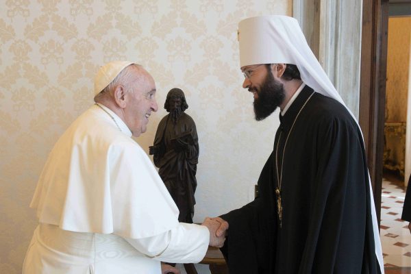 Metropolitan Anthony of Volokolamsk Meets with Pope Francis of Rome