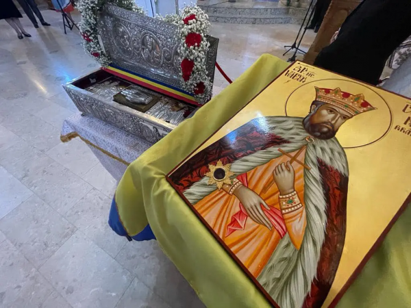 From Chicago to Seattle, the relics of St Nicholas and New Martyr Constantine Brâncoveanu are travelling to the United States